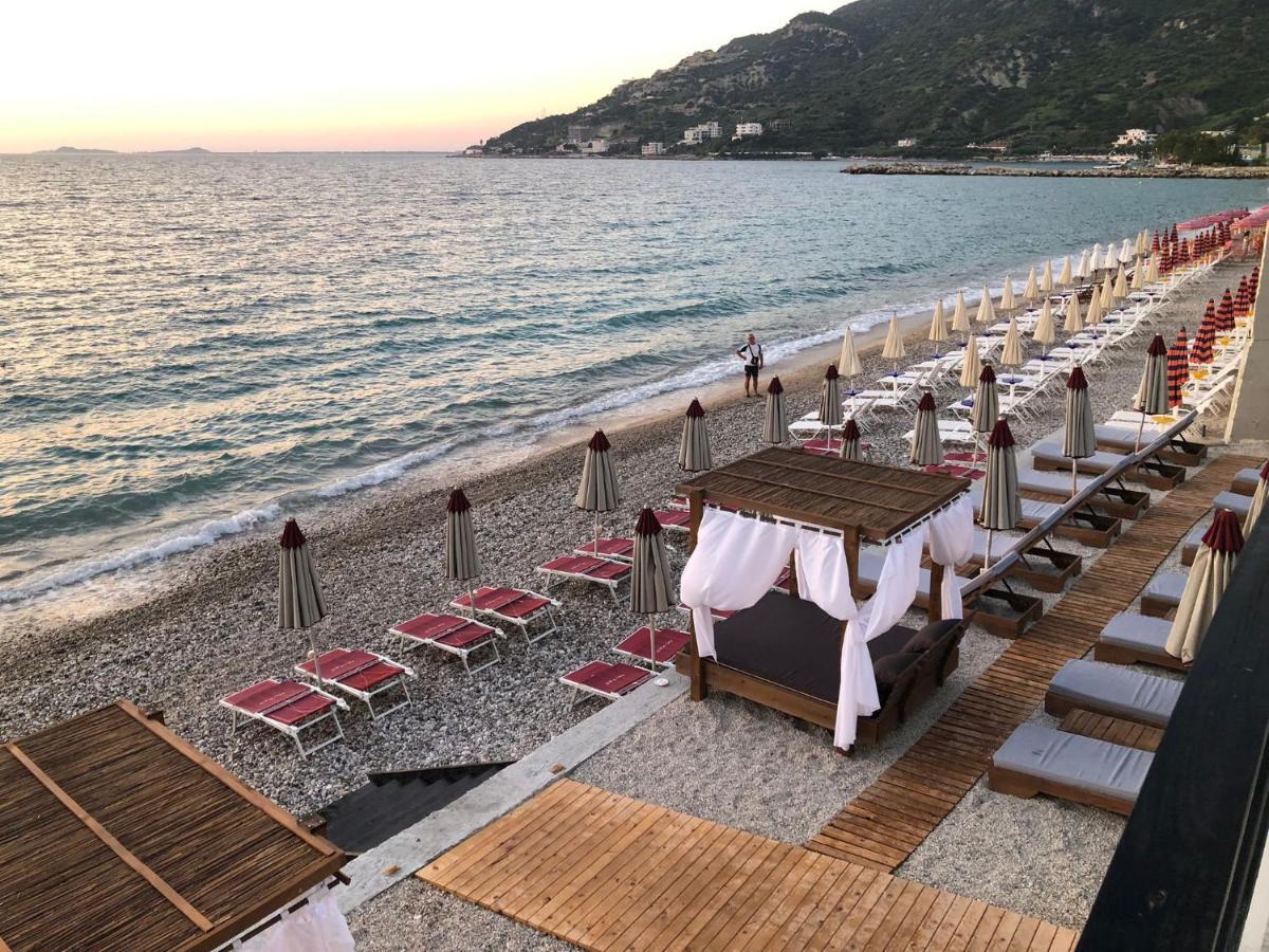 Dukes Albania Radhimë Exterior foto