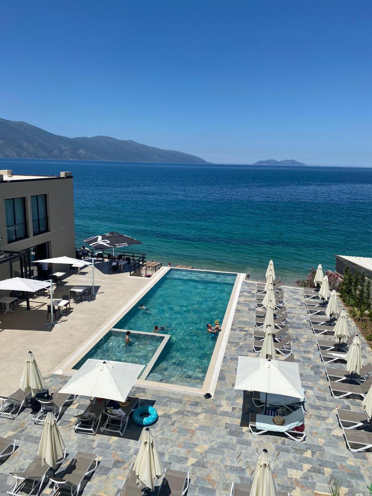 Dukes Albania Radhimë Exterior foto